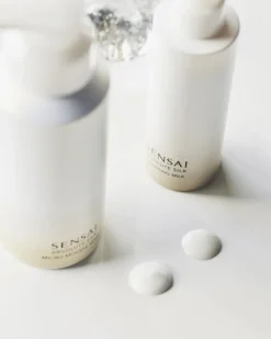 Absolute Silk Cleansing Milk