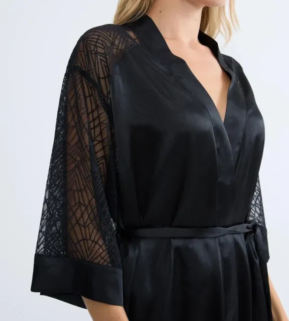 A Weekend to Remember Robe
