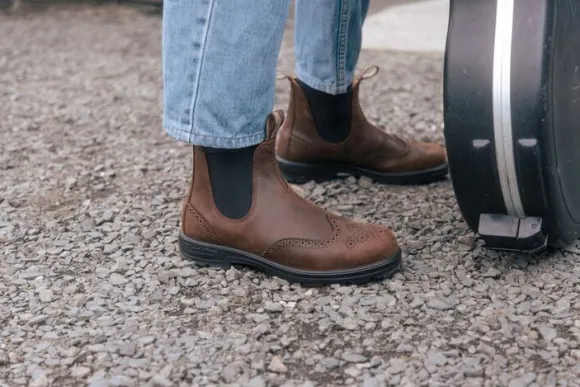 BL 2444 ELASTIC SIDED BROGUE BOOT