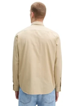 Button down collar, long sleeves, o
