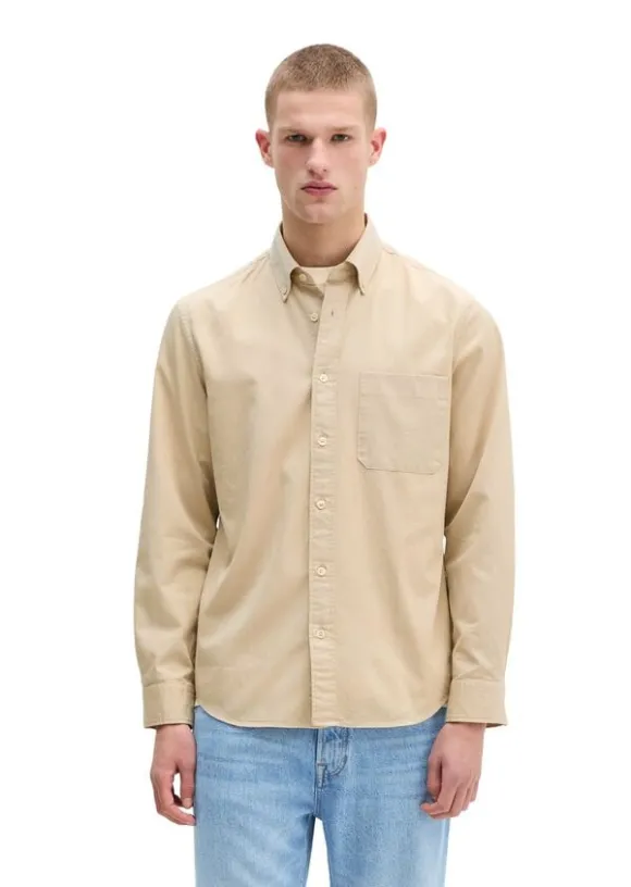 Button down collar, long sleeves, o