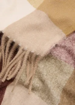 Check scarf with fringed ends