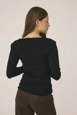 Cilla 14 Langærmede striktrøje med bølgende kant - 100% Merino uld