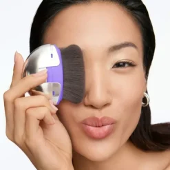 Dial-It Up Foundation Brush
