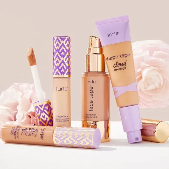 Face Tape- Foundation med mat finish