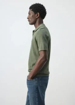 Fine knit polo shirt with microstru