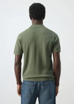 Fine knit polo shirt with microstru