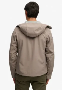 HOODED SOFTSHELL TREKKER JKT