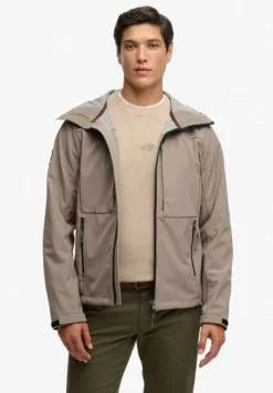 HOODED SOFTSHELL TREKKER JKT