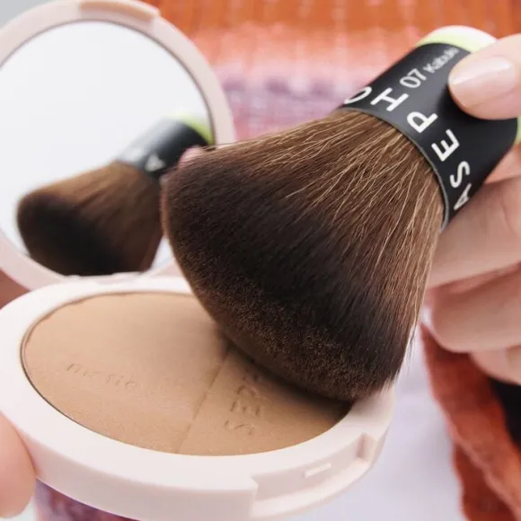07 Kabuki brush - Intuitiv applicering med perfekt finish