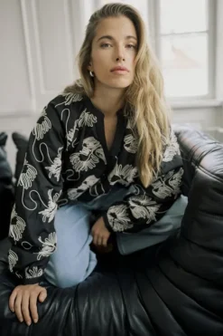 KAvinie Blouse