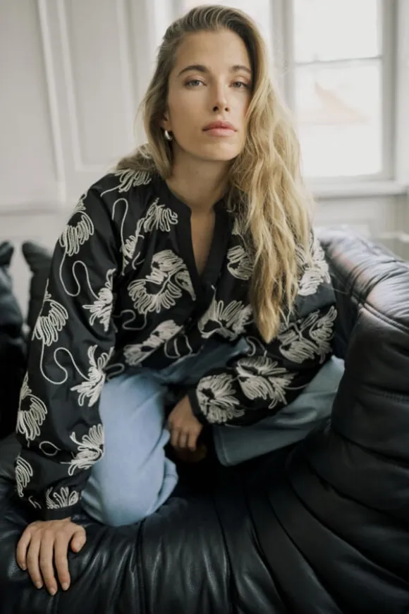 KAvinie Blouse
