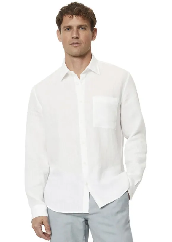 Kent collar, long sleeves, one rect
