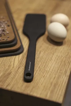 Kitchen Spade 2
