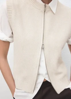 Knitted gilet with zip
