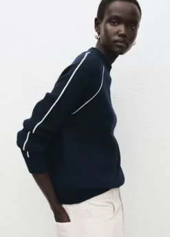 Knitted sweater with perkins neck