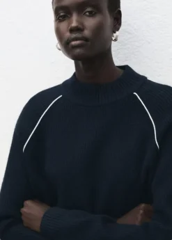 Knitted sweater with perkins neck