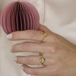 Knot Ring