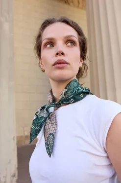 LACE Scarf