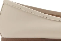 Leather ballet flats with bow