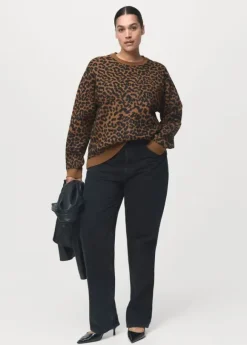 Leopard-print knitted sweater