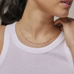 Necklace, Lola