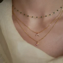 Necklace, Lola