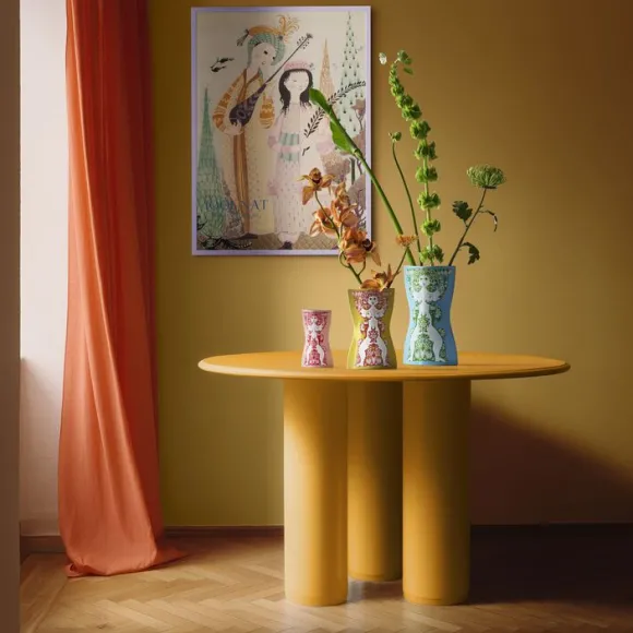 Nina Vase