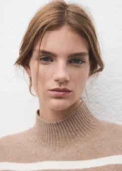Oversized striped turtleneck sweate