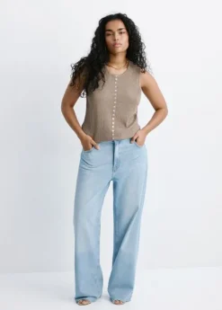 Plain button top