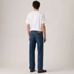 555� Relaxed Straight Jeans