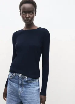 Ribbed long-sleeved t-shirt