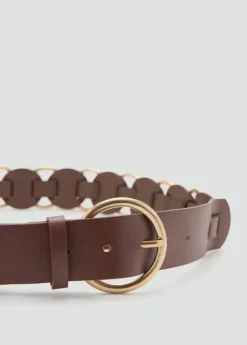 Rounded buckle belt