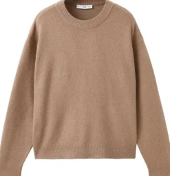 Round-neck knitted sweater