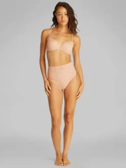 SCULPTED FIRM MESH THONG