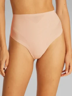 SCULPTED FIRM MESH THONG