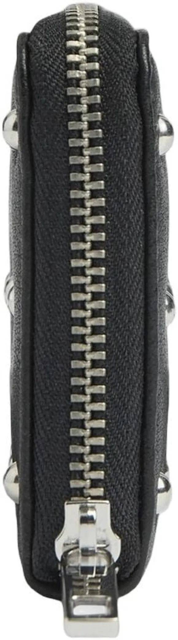 Selmambg Wallet, Studs