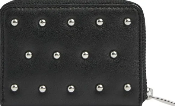 Selmambg Wallet, Studs