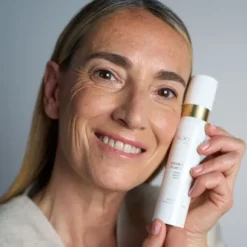 Serum Mist Ultra Radiance + - Antioxidant serum för lyster och LED-boo