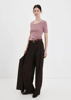 Short-sleeved fitted t-shirt