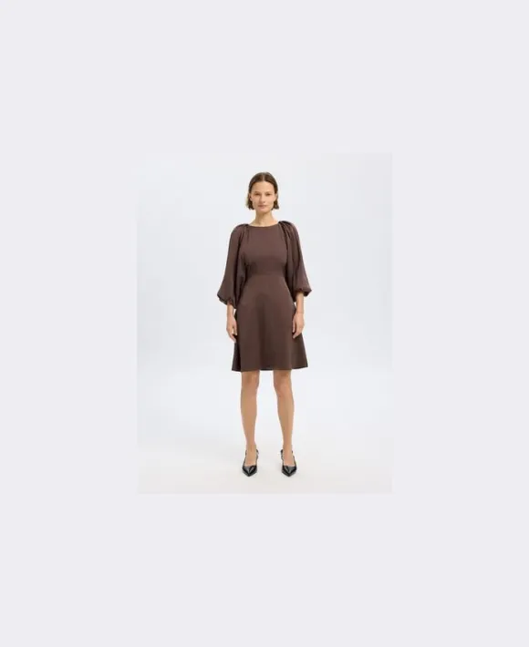 SLFLAURINA 3/4 SHORT OPEN BACK DRES