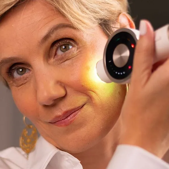 Spotless Capsules - Serum mot mörka fläckar med niacinamid, vitamin C