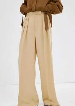 Straight mid-rise trousers