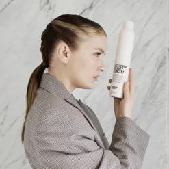 Strong Hold Hairspray - Snabbtorkande, långvarig och ultrafin hårspray