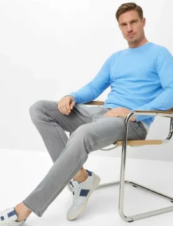 STYLE. CHUCK
