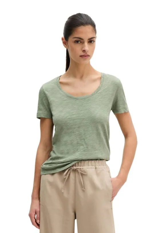 T-shirt, deep round neck twisted