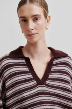 Vienna Knit Collar
